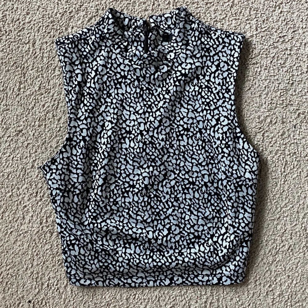 Sleeveless Black & White Crop Top